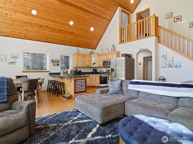 361 N Duckabush Drive E, Hoodsport, WA 98548