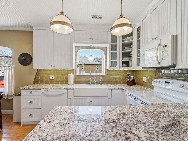 2010 E 2100 S, Salt Lake City, UT 84109