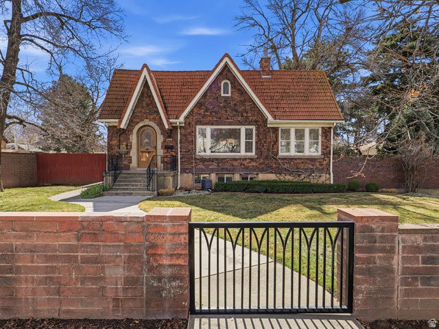 2010 E 2100 S, Salt Lake City, UT 84109