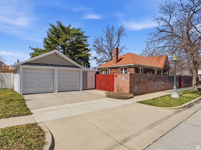 2010 E 2100 S, Salt Lake City, UT 84109