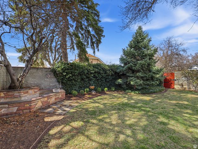 2010 E 2100 S, Salt Lake City, UT 84109