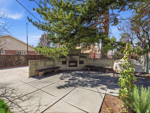 2010 E 2100 S, Salt Lake City, UT 84109