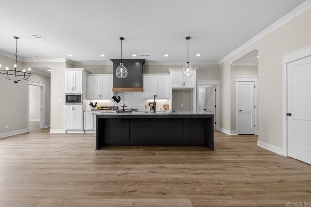 557 Valley Oak Drive, Sherwood, AR 72120