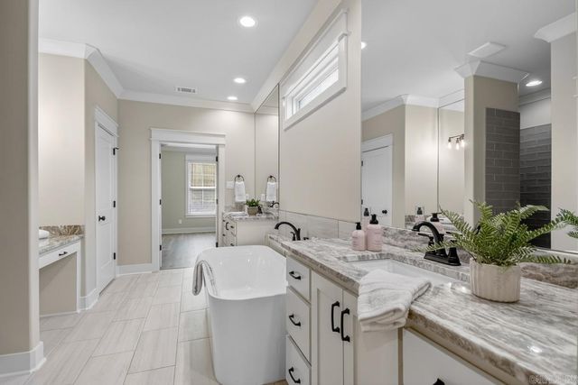 557 Valley Oak Drive, Sherwood, AR 72120