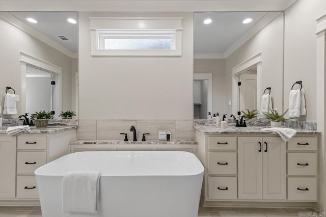 557 Valley Oak Drive, Sherwood, AR 72120