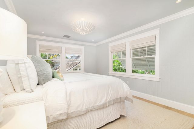 142 Seabreeze Avenue, Palm Beach, FL 33480
