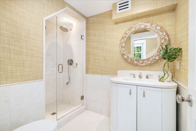 142 Seabreeze Avenue, Palm Beach, FL 33480