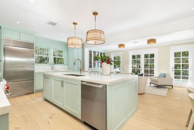 142 Seabreeze Avenue, Palm Beach, FL 33480
