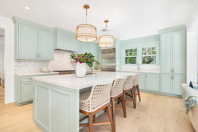 142 Seabreeze Avenue, Palm Beach, FL 33480
