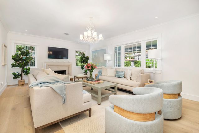 142 Seabreeze Avenue, Palm Beach, FL 33480