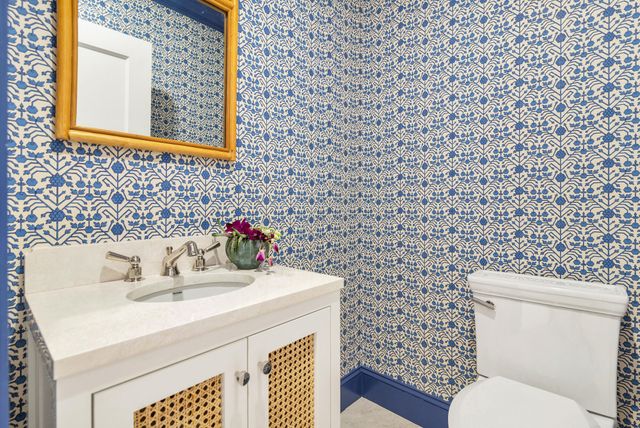 142 Seabreeze Avenue, Palm Beach, FL 33480