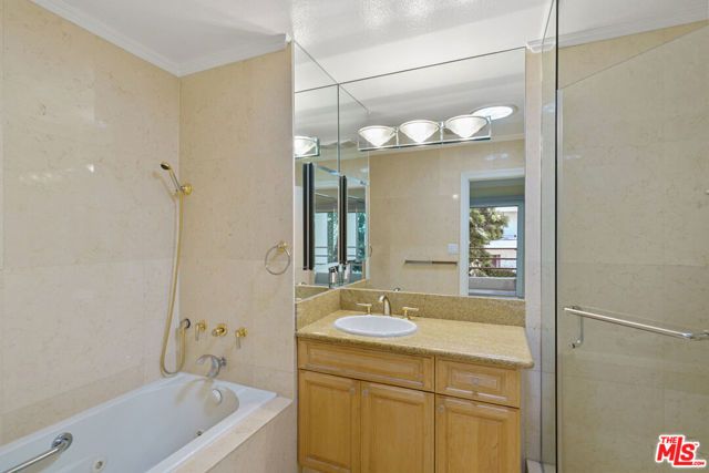 1131 Alta Loma Road 602, West Hollywood, CA 90069