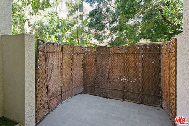 1131 Alta Loma Road 602, West Hollywood, CA 90069