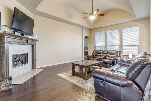 1152 Blue Sky Lane, Burleson, TX 76058