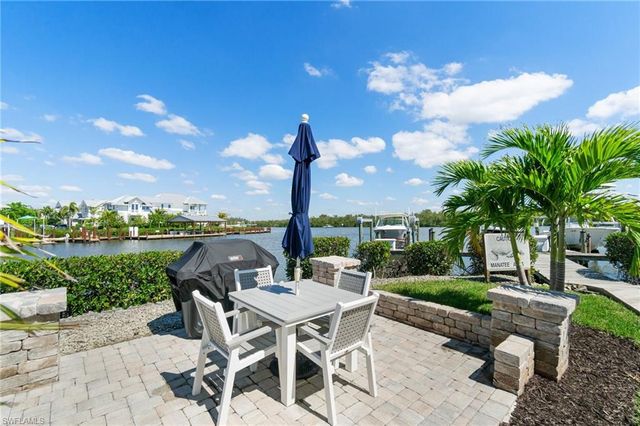 305 Goodlette-Frank RD S # C204, Naples, FL 34102