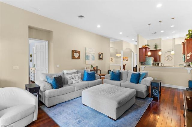 5019 Fairhaven LN, Naples, FL 34109