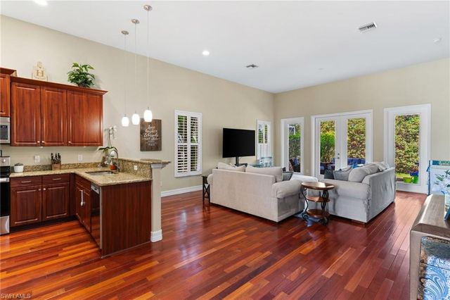 5019 Fairhaven LN, Naples, FL 34109
