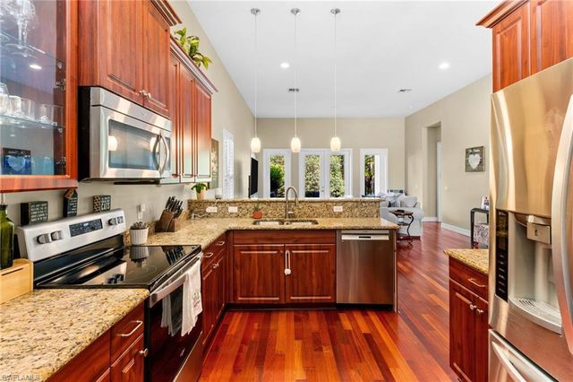 5019 Fairhaven LN, Naples, FL 34109
