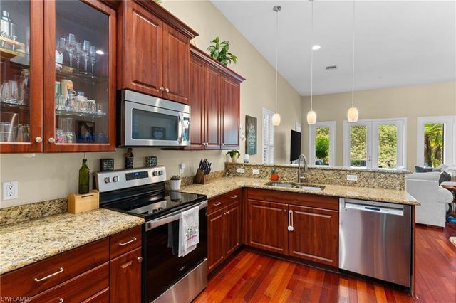 5019 Fairhaven LN, Naples, FL 34109