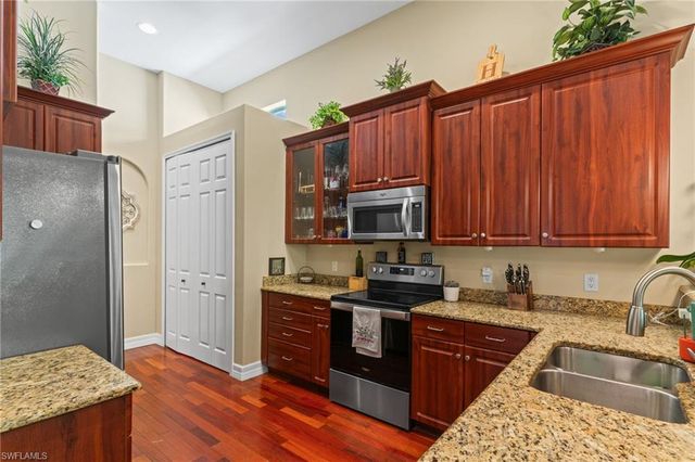 5019 Fairhaven LN, Naples, FL 34109