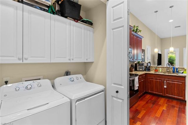 5019 Fairhaven LN, Naples, FL 34109
