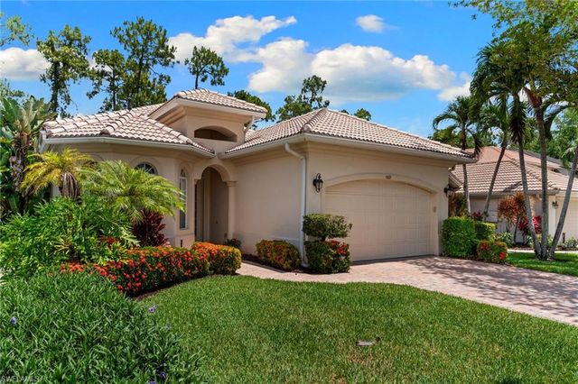 5019 Fairhaven LN, Naples, FL 34109