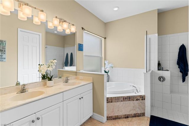 5019 Fairhaven LN, Naples, FL 34109