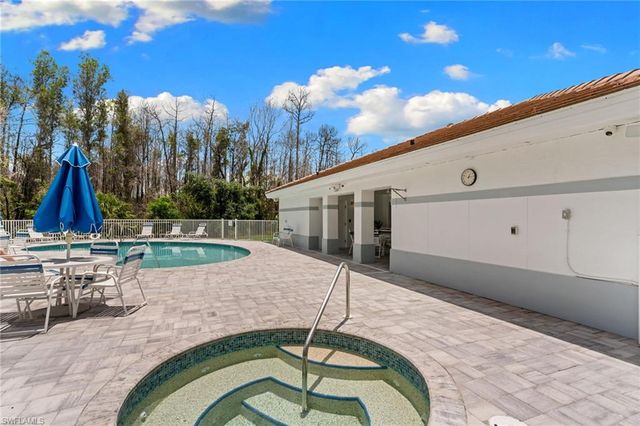 5019 Fairhaven LN, Naples, FL 34109