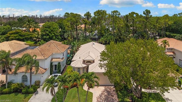 5019 Fairhaven LN, Naples, FL 34109