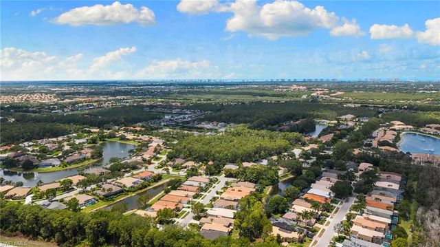 5019 Fairhaven LN, Naples, FL 34109