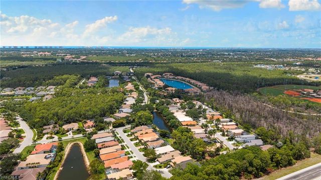 5019 Fairhaven LN, Naples, FL 34109