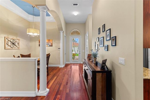 5019 Fairhaven LN, Naples, FL 34109
