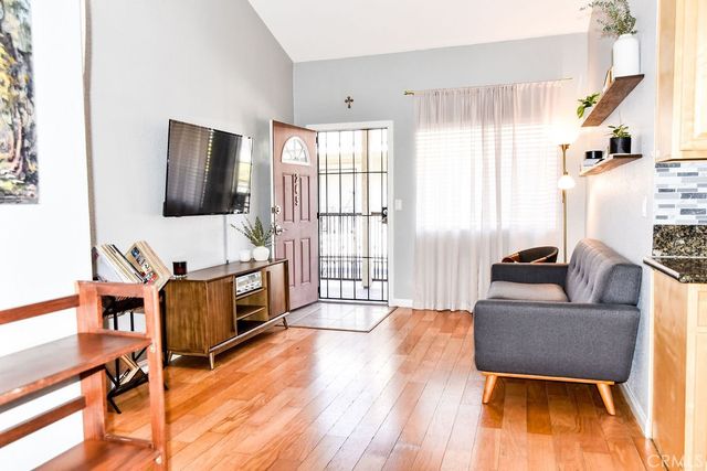 1070 Temple Avenue, Long Beach, CA 90804