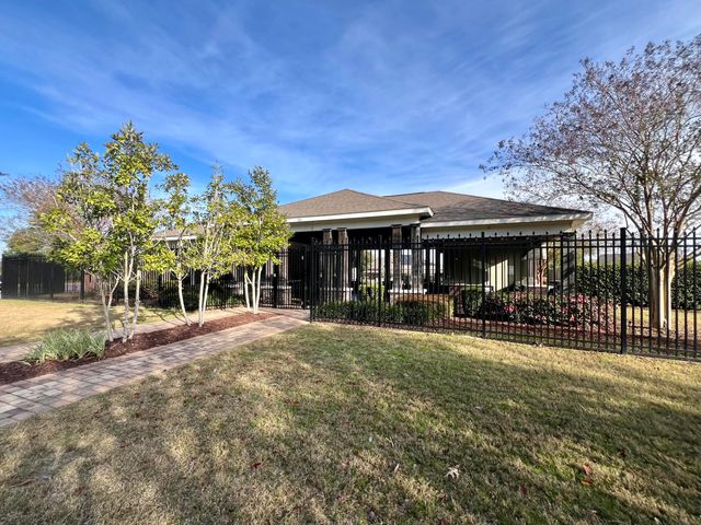 806 Moorhen Way, Crestview, FL 32539