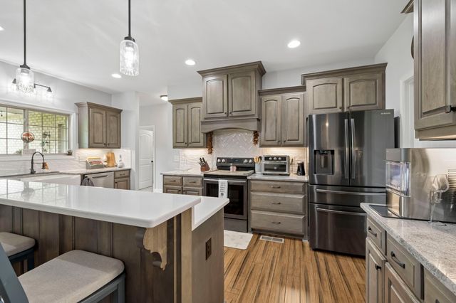 4163 Old Highway 52, E, Westmoreland, TN 37186