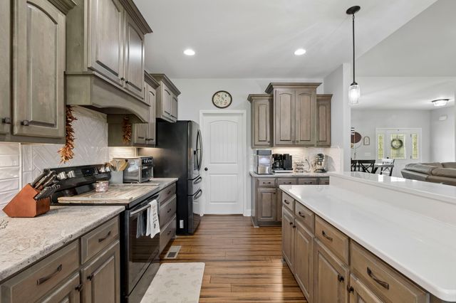 4163 Old Highway 52, E, Westmoreland, TN 37186