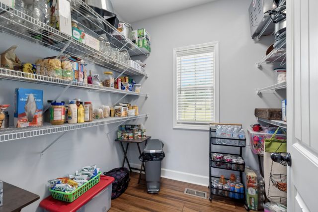 4163 Old Highway 52, E, Westmoreland, TN 37186
