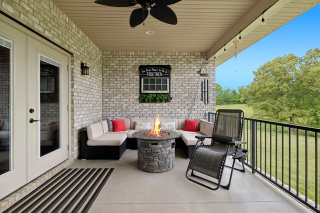 4163 Old Highway 52, E, Westmoreland, TN 37186