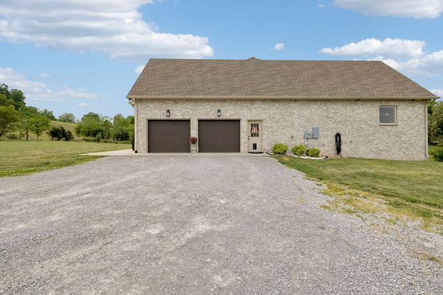 4163 Old Highway 52, E, Westmoreland, TN 37186