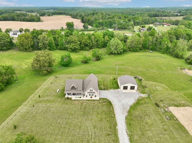 4163 Old Highway 52, E, Westmoreland, TN 37186