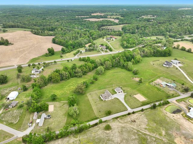 4163 Old Highway 52, E, Westmoreland, TN 37186