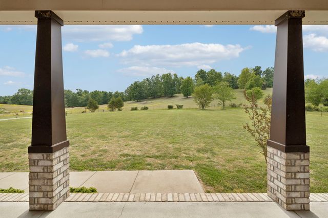 4163 Old Highway 52, E, Westmoreland, TN 37186