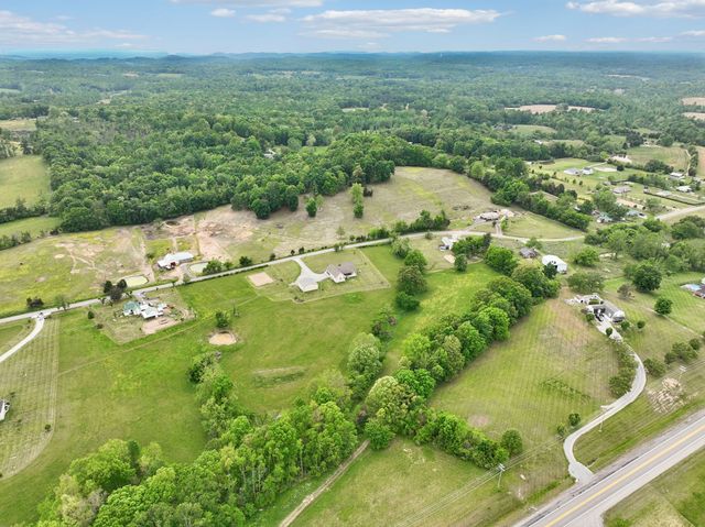 4163 Old Highway 52, E, Westmoreland, TN 37186