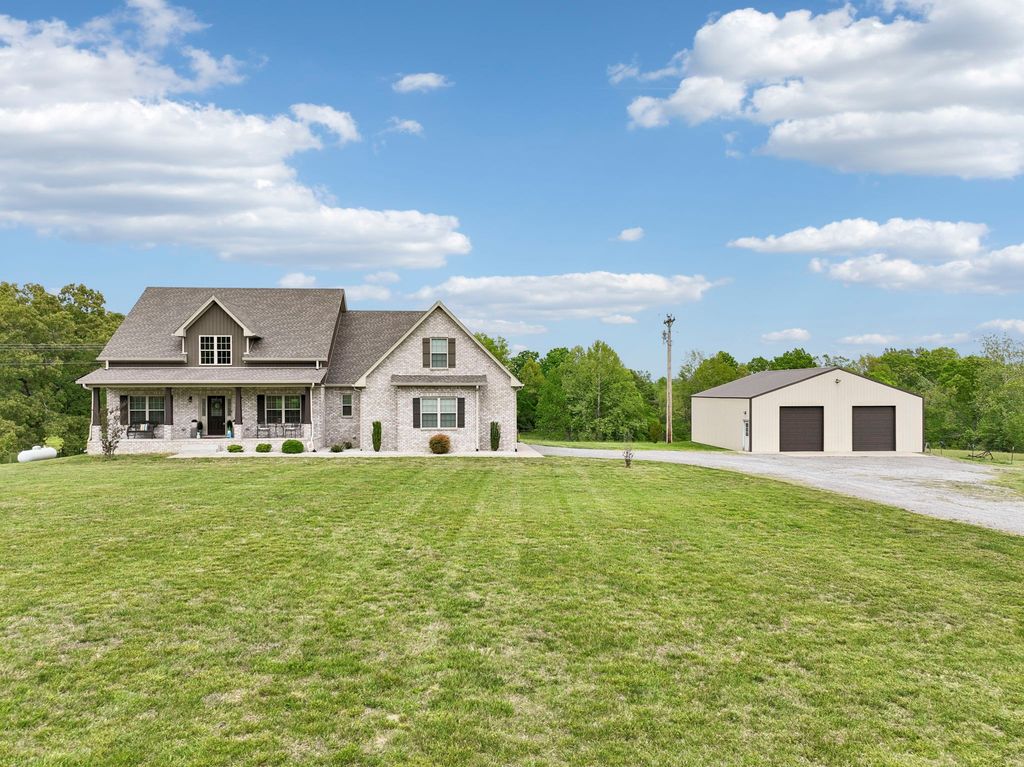 4163 Old Highway 52, E, Westmoreland, TN 37186