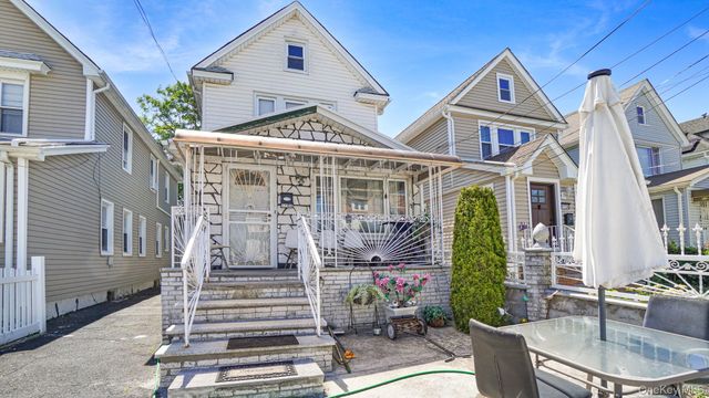 11736 196th Street, Saint Albans, NY 11412