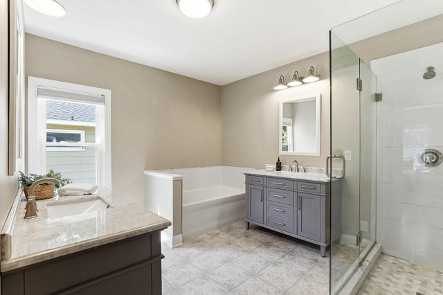 1922 Oakland Road, Minnetonka, MN 55305