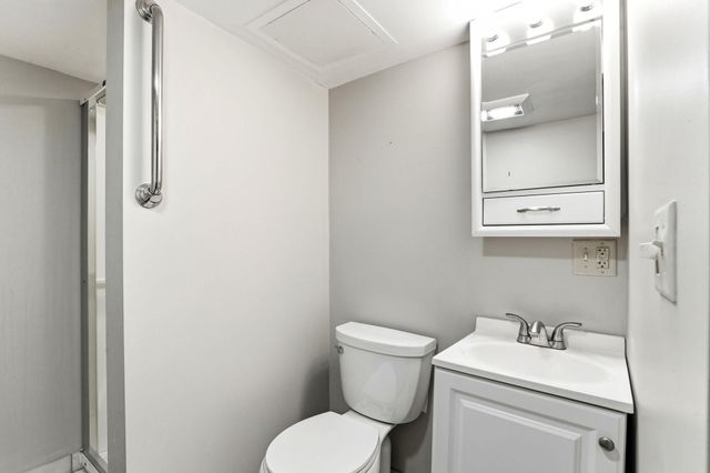 1922 Oakland Road, Minnetonka, MN 55305