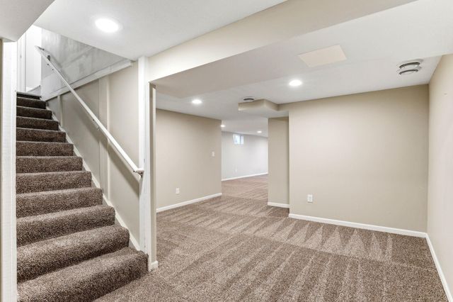 1922 Oakland Road, Minnetonka, MN 55305