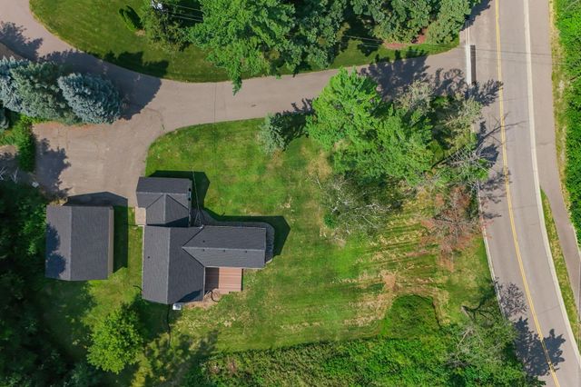 1922 Oakland Road, Minnetonka, MN 55305