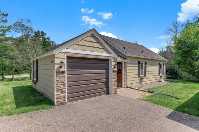 1922 Oakland Road, Minnetonka, MN 55305